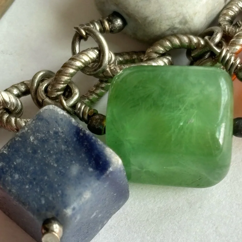 Rox bracelet made of glass & gemstones/ toggle clasp / silver tone/ 8 in length